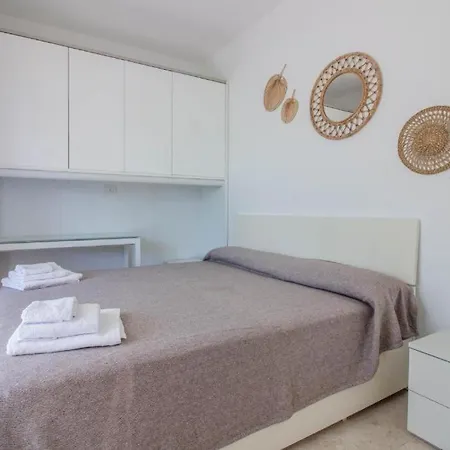 Stunning In Pittulongu With Pool Apartamento Olbia