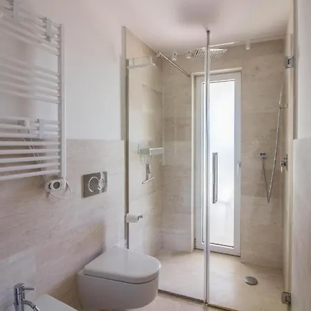 Guesthost - Stunning In Pittulongu With Pool Olbia