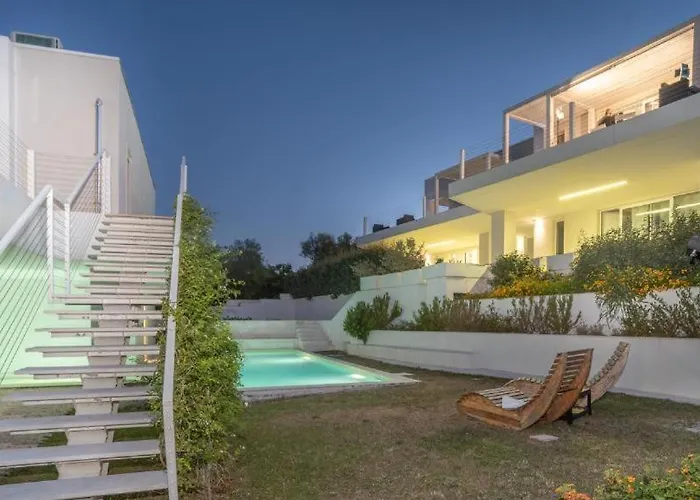 Apartamento Guesthost - Stunning In Pittulongu With Pool Olbia