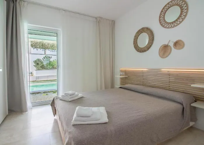 Guesthost - Stunning In Pittulongu With Pool Apartman Olbia