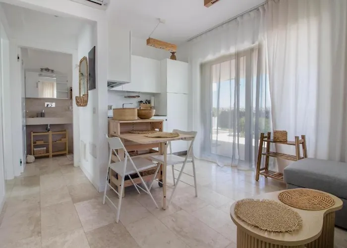 Guesthost - Stunning In Pittulongu With Pool * Olbia