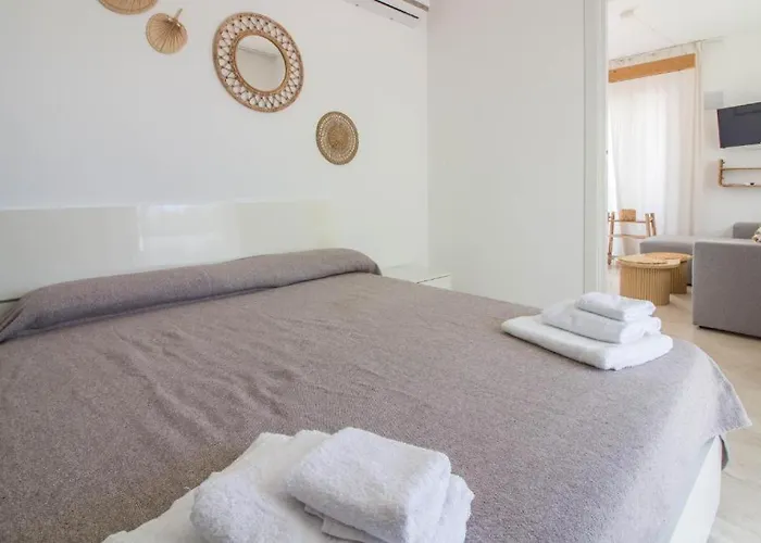 Apartamento Guesthost - Stunning In Pittulongu With Pool